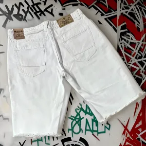 *AKADEMIKS* ~RIPPED~ DENIM SHORTS (WHITE)