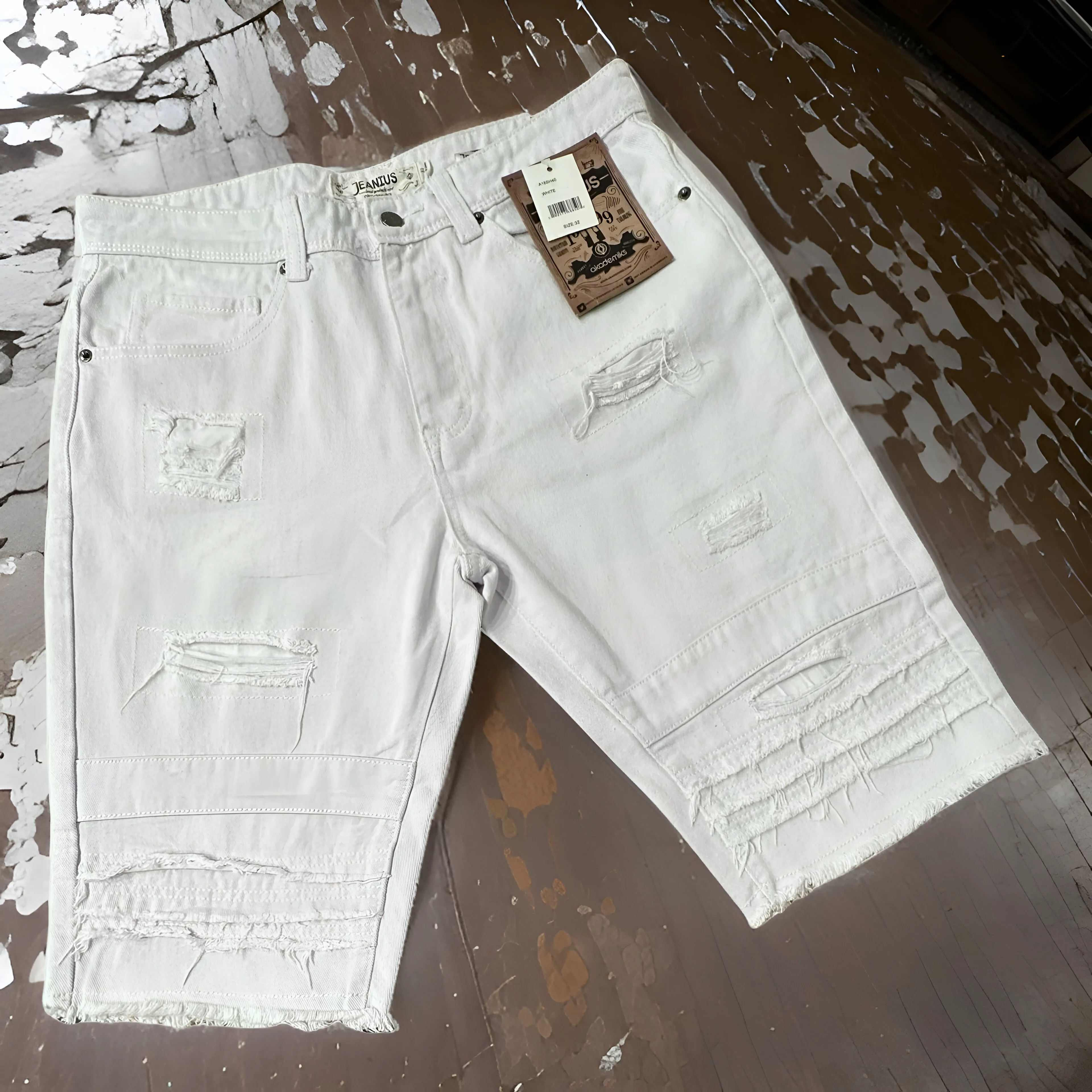 *AKADEMIKS* ~RIPPED~ DENIM SHORTS (WHITE)