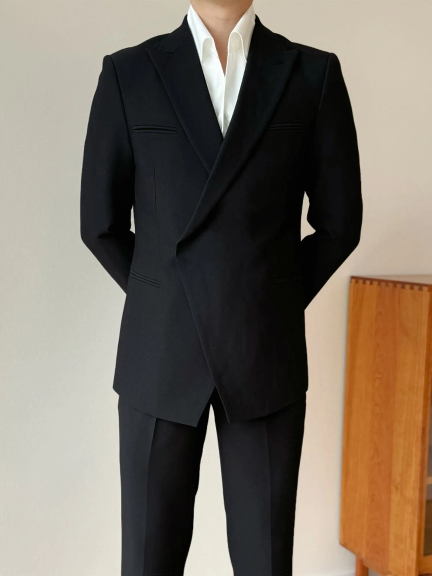 Black 2 piece Casual Slim Fit Peak Lapel Solid Color Men's Suit (Blazer Pants)