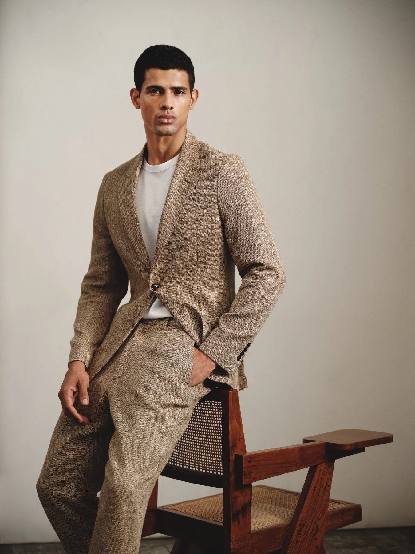 Italian Linen Silk Madison Trouser in Light Brown