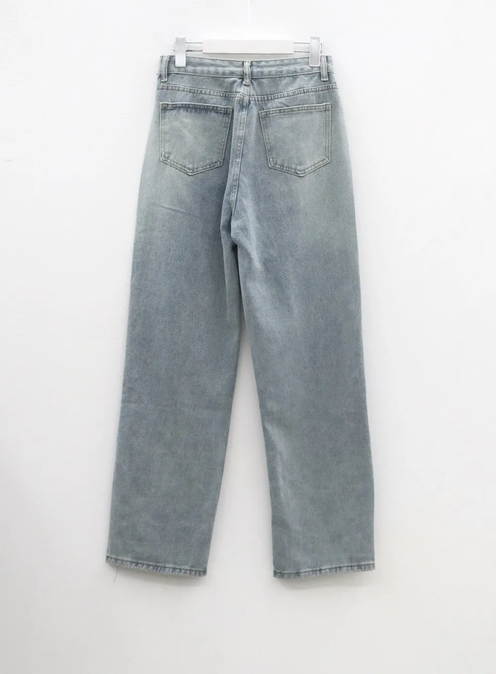 Light Wash Straight Leg Jeans CM307