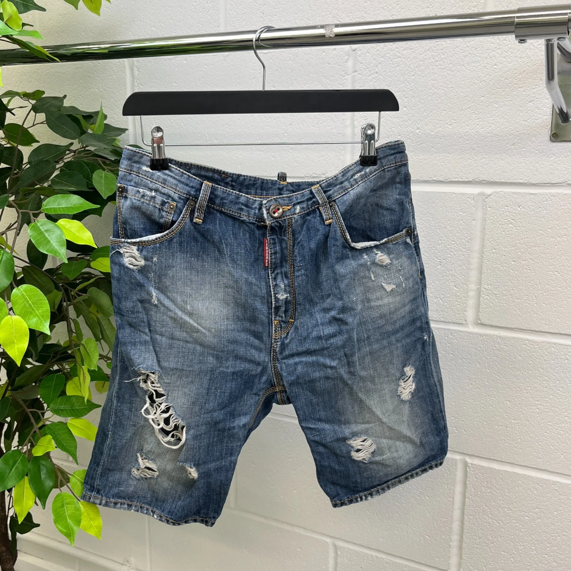 Men's Plaque Logo Shorts Blue Size IT 44 / UK 28