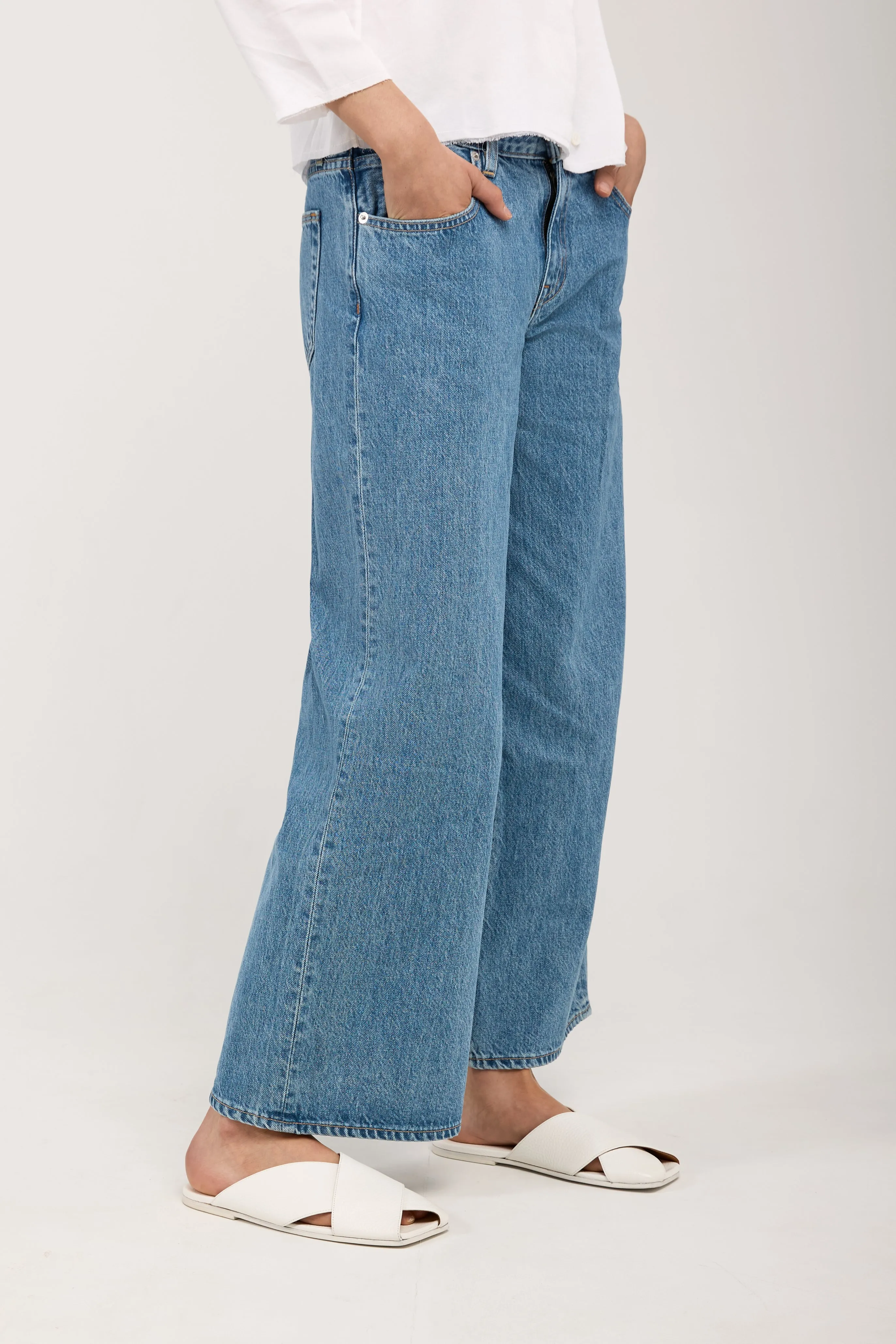Mica Crop Jean in Killing Time