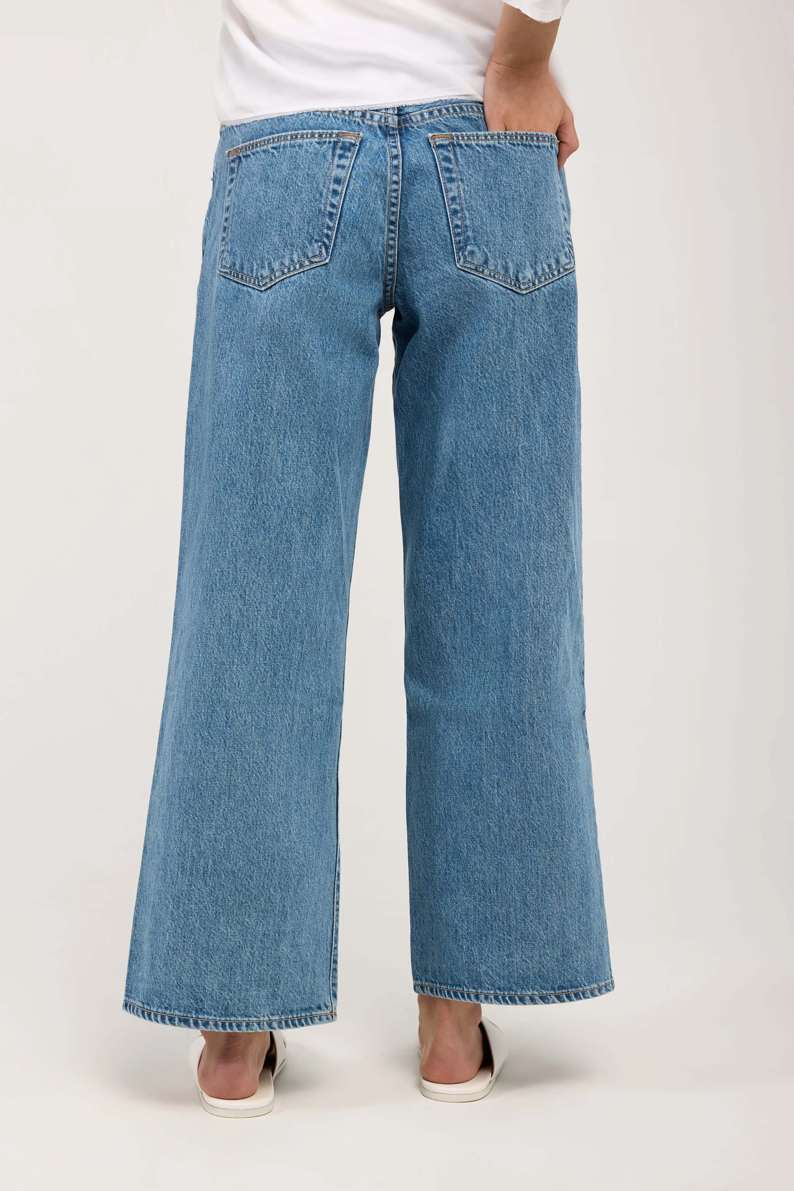 Mica Crop Jean in Killing Time