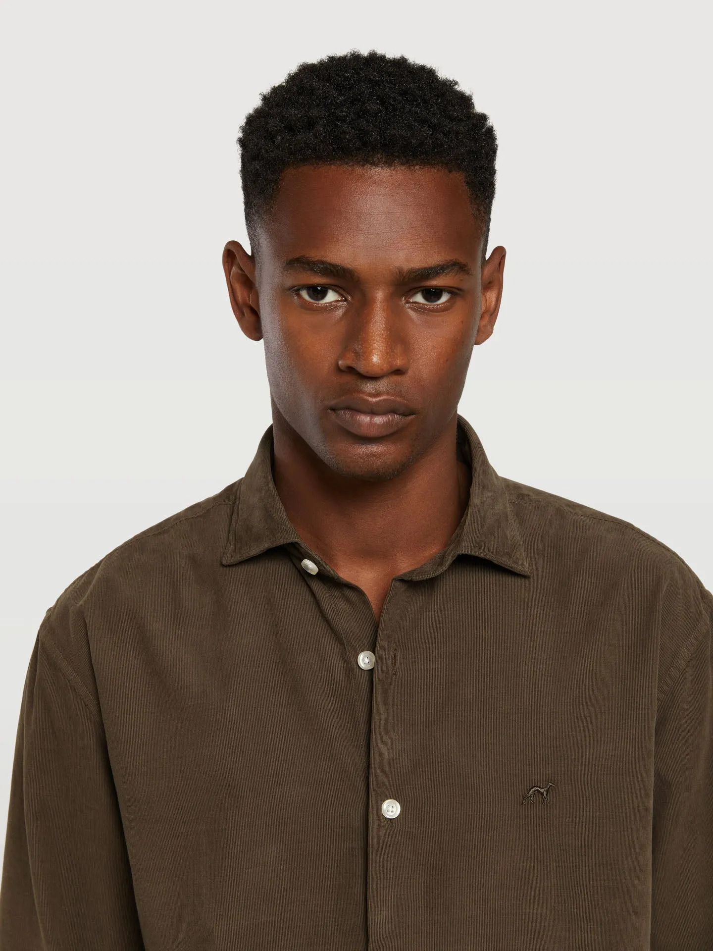 Slim fit baby-corduroy garment dye shirt