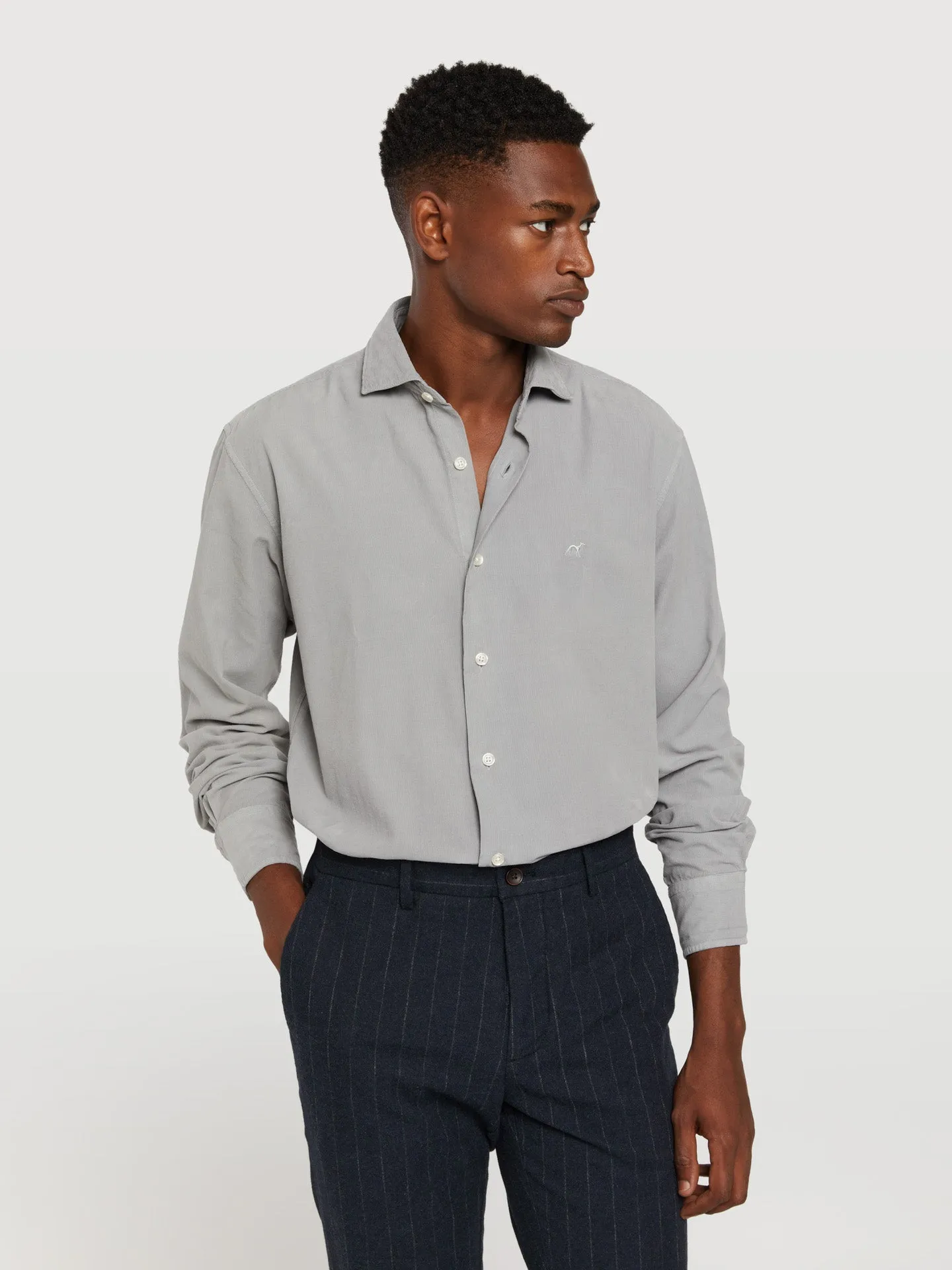 Slim fit baby-corduroy garment dye shirt