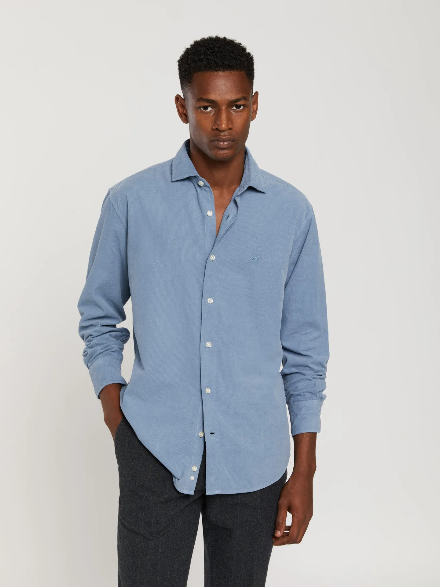 Slim fit baby-corduroy garment dye shirt