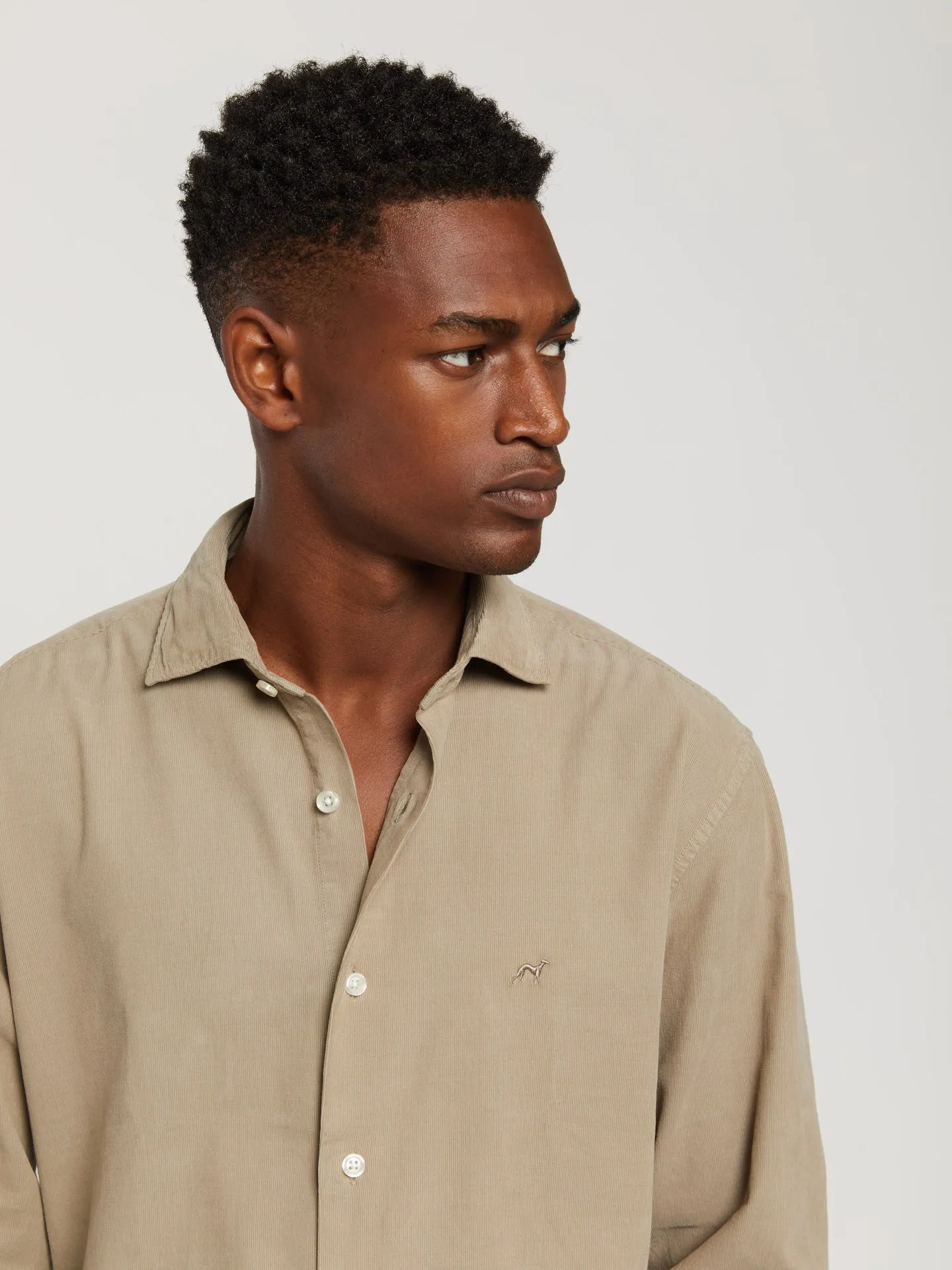 Slim fit baby-corduroy garment dye shirt