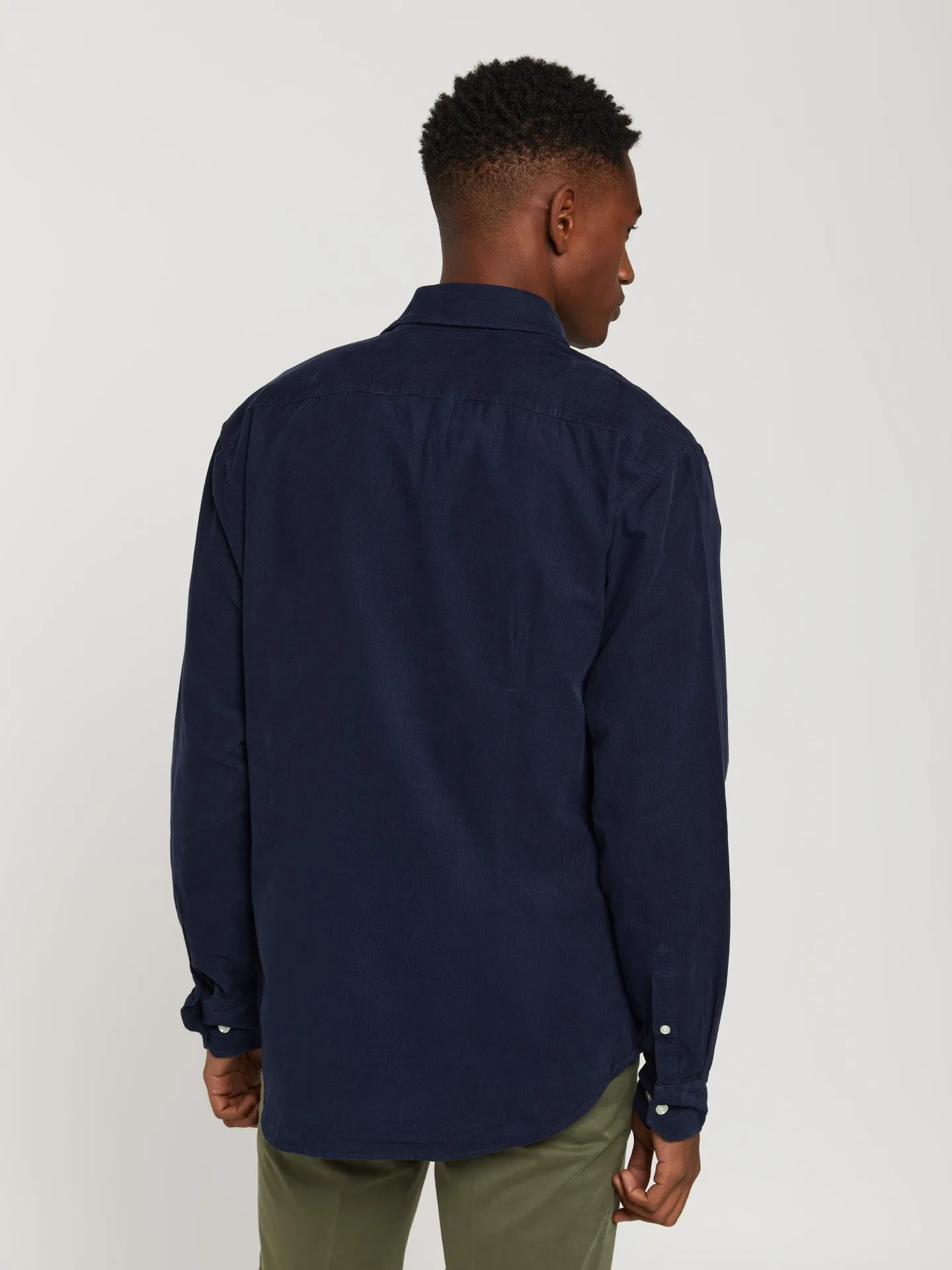Slim fit baby-corduroy garment dye shirt